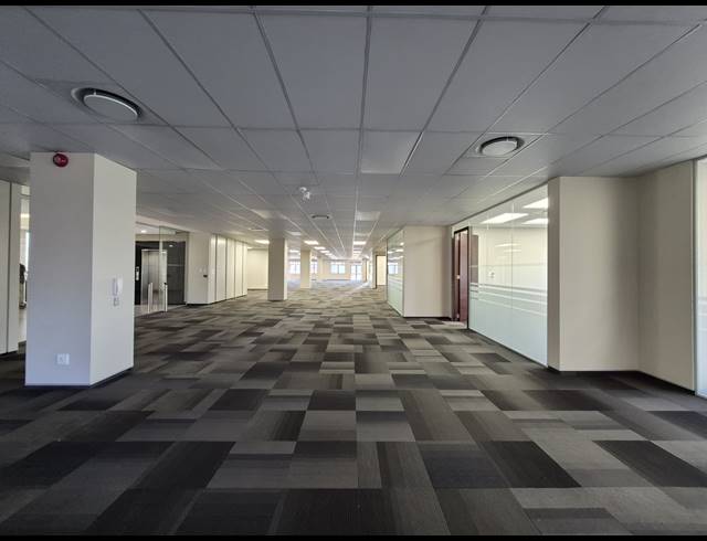 1,012M² OFFICE TO LET IN ILLOVO
